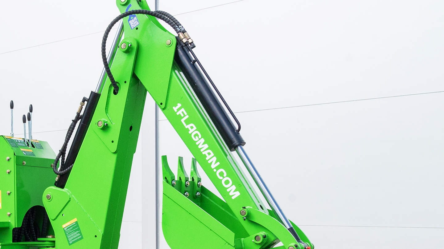 Навесной экскаватор Flagman | Флагман LW7 + захват механический 0